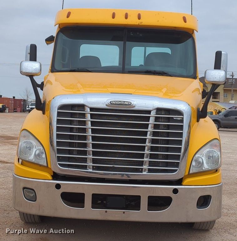 image for item NZ9283 2018 Freightliner Cascadia 125 semi truck