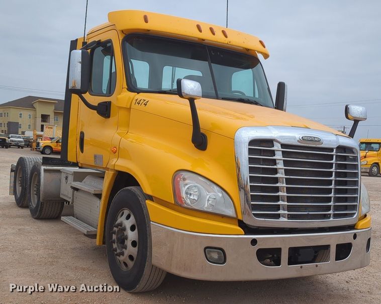 image for item NZ9283 2018 Freightliner Cascadia 125 semi truck