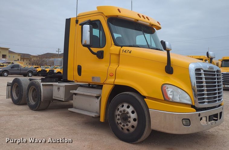 image for item NZ9283 2018 Freightliner Cascadia 125 semi truck