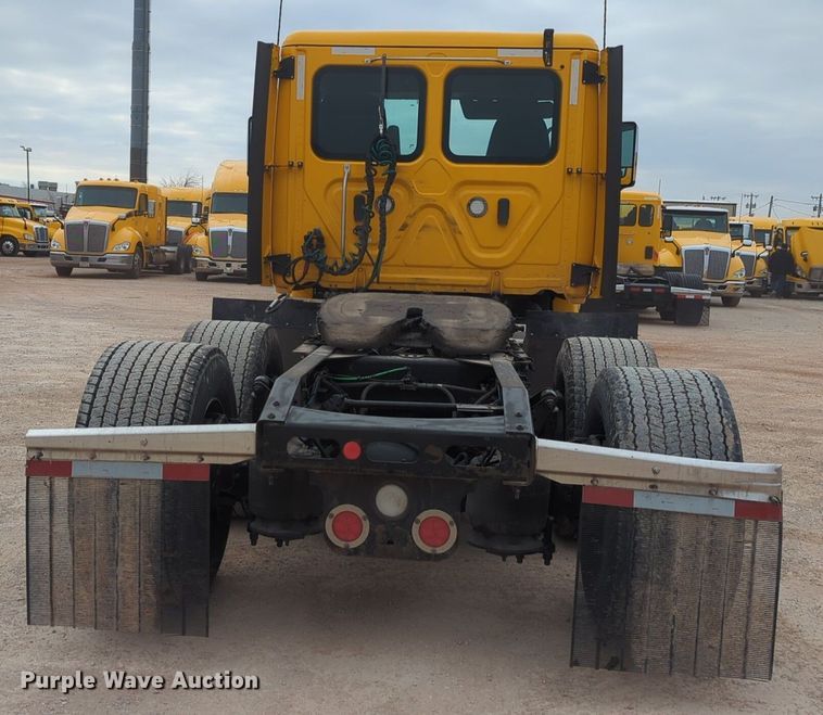 image for item NZ9283 2018 Freightliner Cascadia 125 semi truck