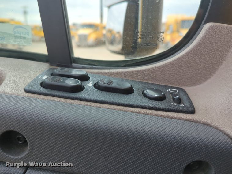 image for item NZ9283 2018 Freightliner Cascadia 125 semi truck