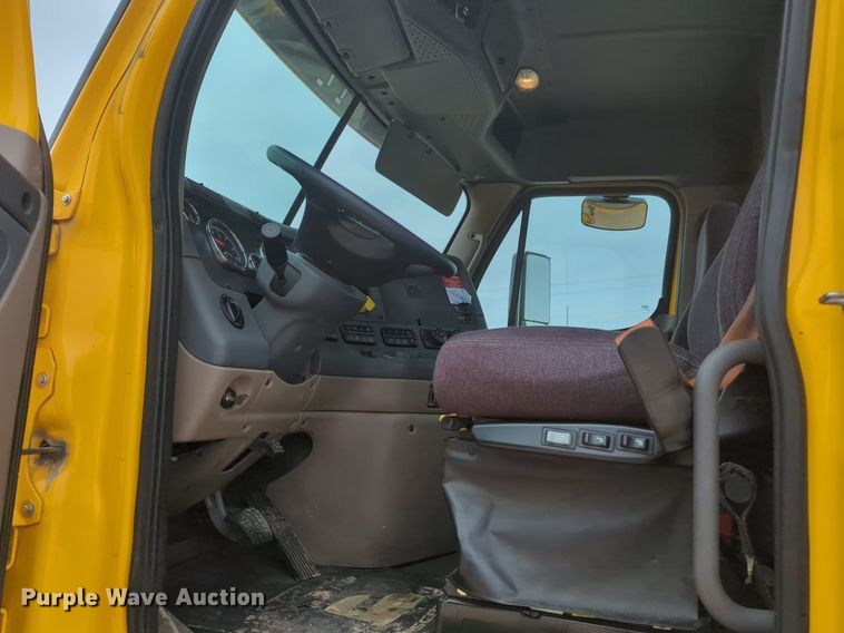 image for item NZ9283 2018 Freightliner Cascadia 125 semi truck