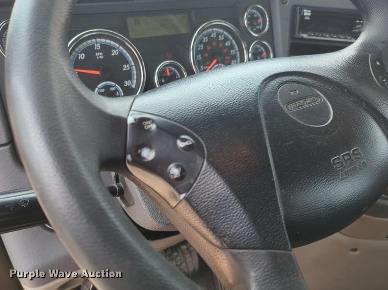 image for item NZ9283 2018 Freightliner Cascadia 125 semi truck