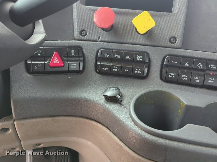 image for item NZ9283 2018 Freightliner Cascadia 125 semi truck