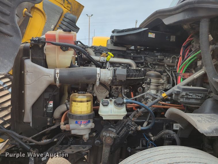 image for item NZ9283 2018 Freightliner Cascadia 125 semi truck