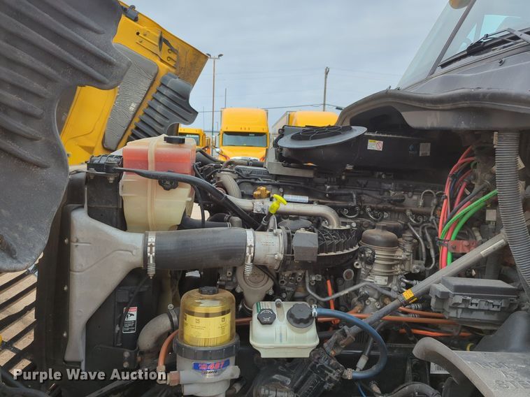 image for item NZ9283 2018 Freightliner Cascadia 125 semi truck