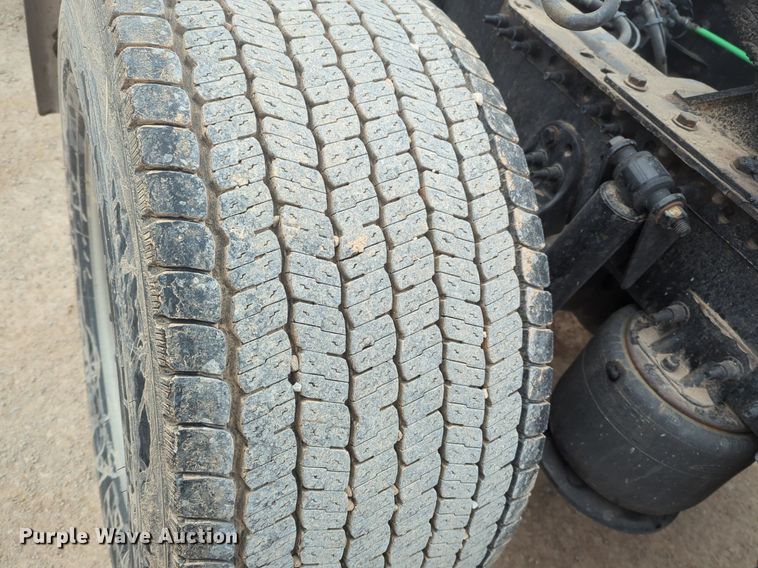 image for item NZ9283 2018 Freightliner Cascadia 125 semi truck