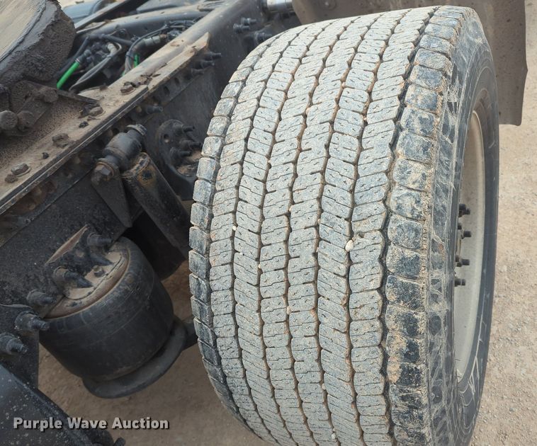 image for item NZ9283 2018 Freightliner Cascadia 125 semi truck