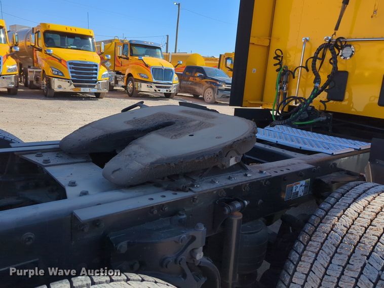 image for item NZ9284 2020 Kenworth T680 semi truck