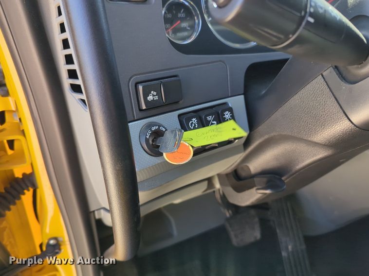 image for item NZ9284 2020 Kenworth T680 semi truck