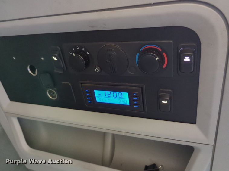 image for item NZ9284 2020 Kenworth T680 semi truck