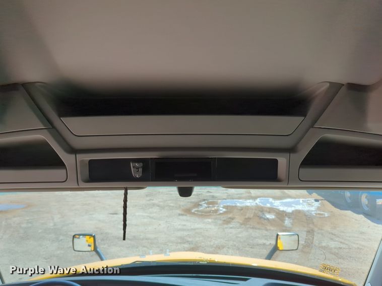 image for item NZ9284 2020 Kenworth T680 semi truck