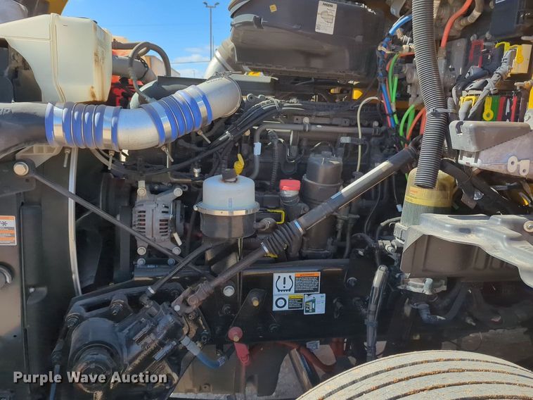 image for item NZ9284 2020 Kenworth T680 semi truck