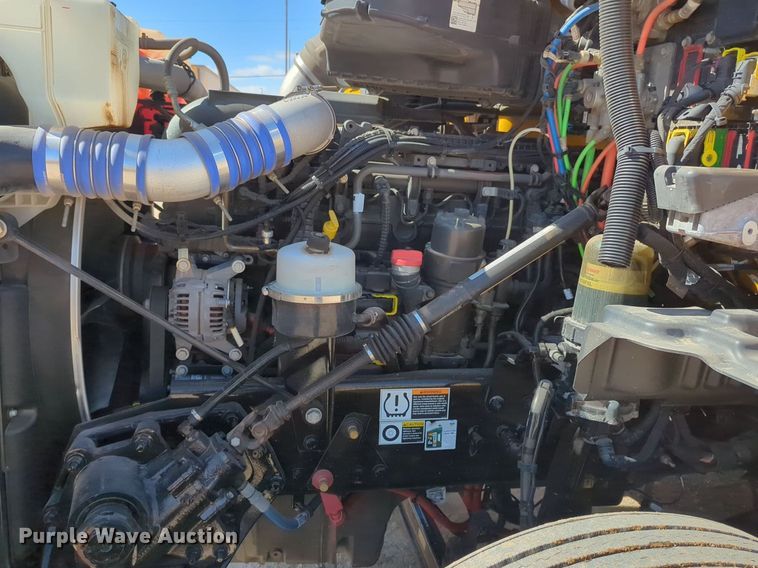 image for item NZ9284 2020 Kenworth T680 semi truck