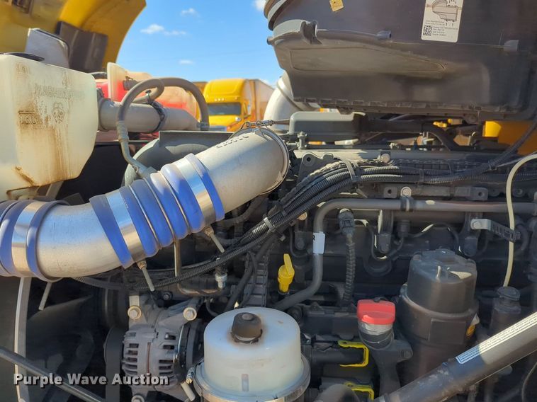 image for item NZ9284 2020 Kenworth T680 semi truck