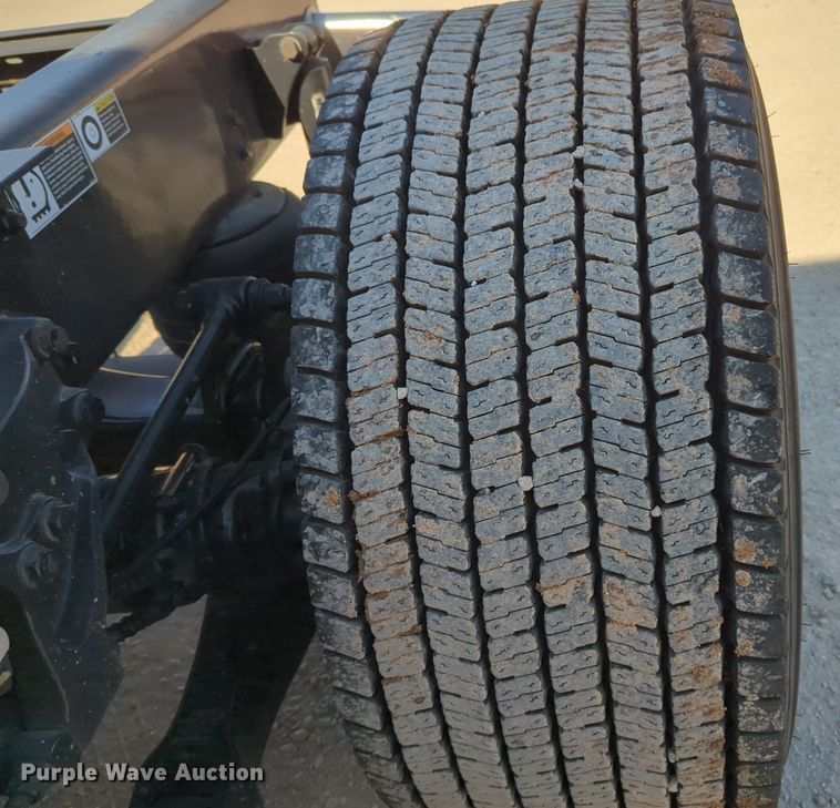 image for item NZ9284 2020 Kenworth T680 semi truck