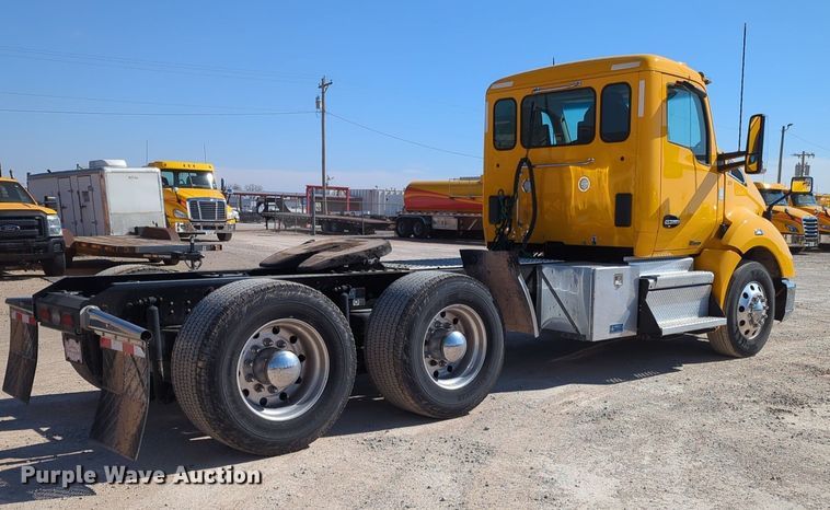 image for item NZ9285 2020 Kenworth T680 semi truck
