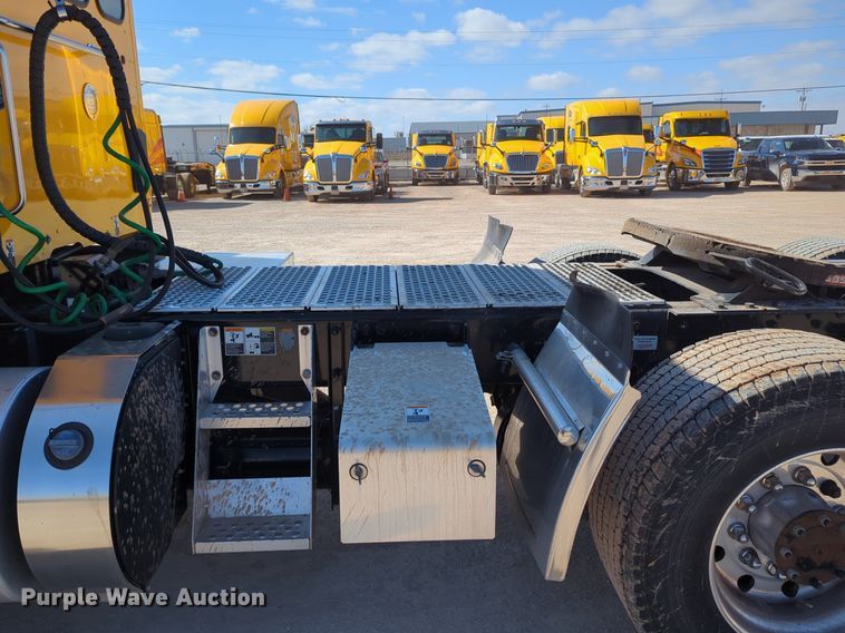 image for item NZ9285 2020 Kenworth T680 semi truck