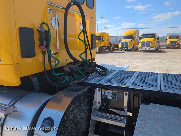 image for item NZ9285 2020 Kenworth T680 semi truck