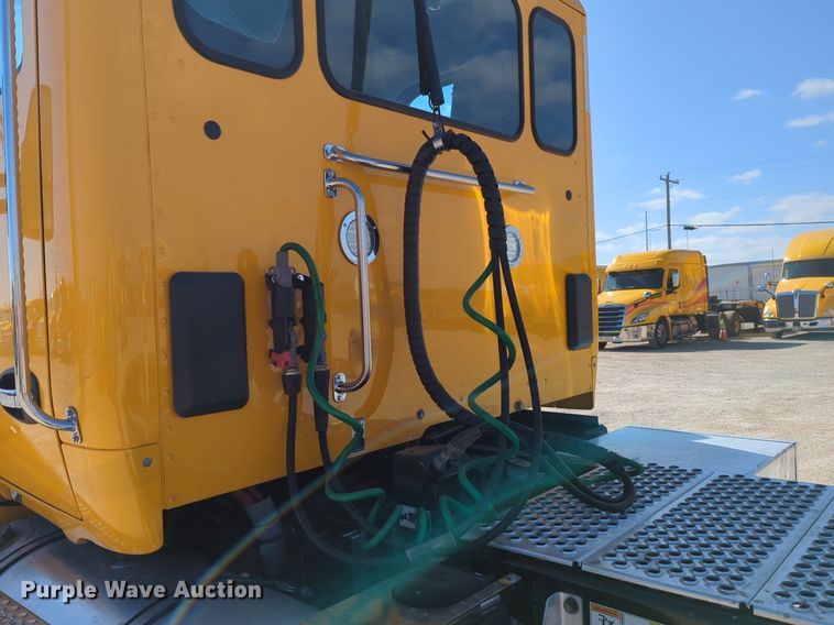 image for item NZ9285 2020 Kenworth T680 semi truck