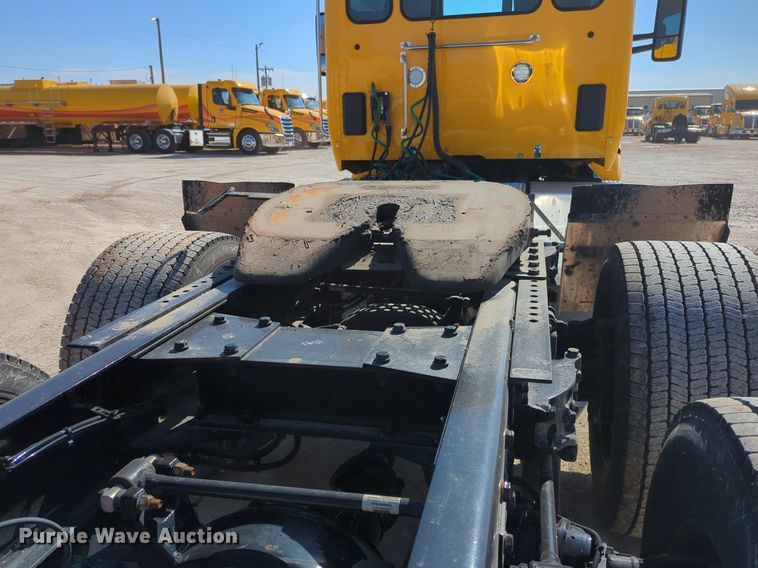 image for item NZ9285 2020 Kenworth T680 semi truck