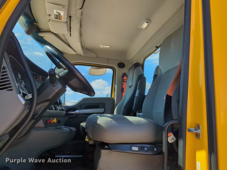 image for item NZ9285 2020 Kenworth T680 semi truck