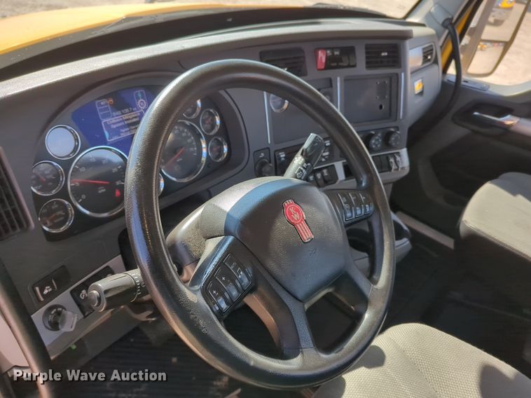 image for item NZ9285 2020 Kenworth T680 semi truck