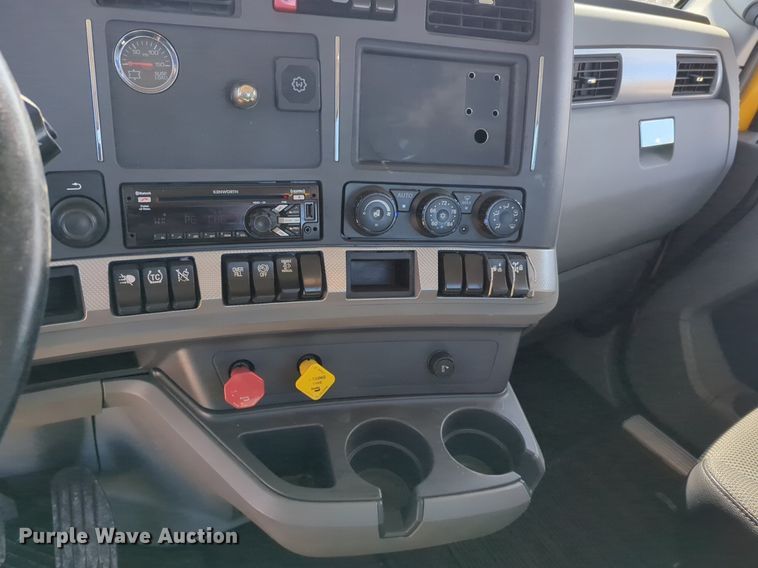 image for item NZ9285 2020 Kenworth T680 semi truck