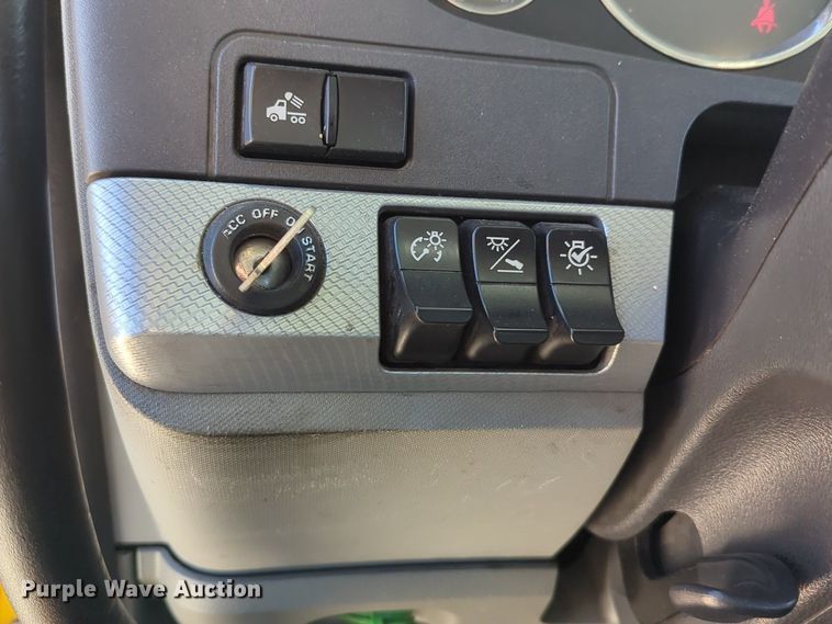 image for item NZ9285 2020 Kenworth T680 semi truck