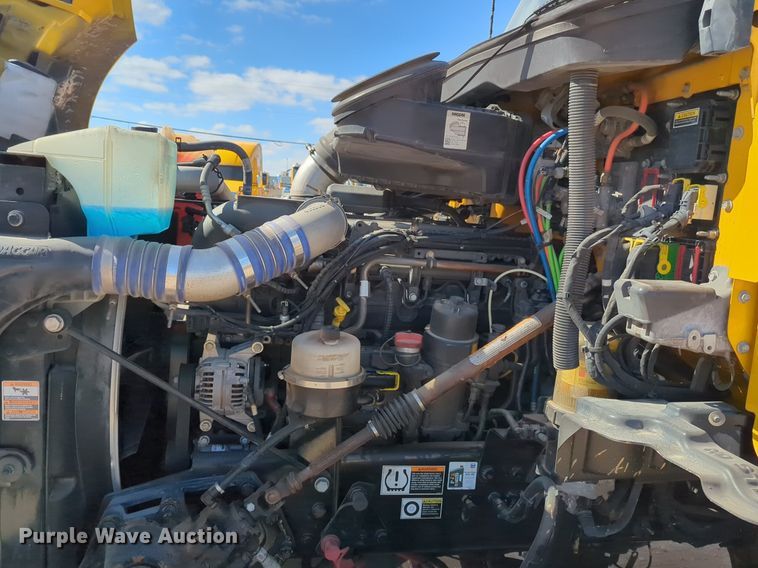 image for item NZ9285 2020 Kenworth T680 semi truck