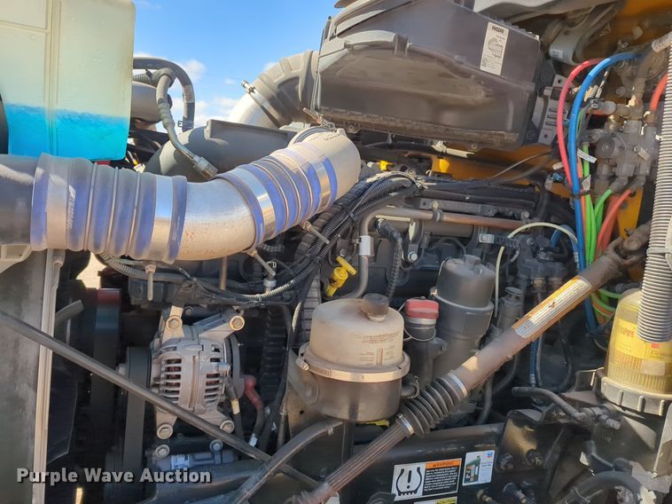 image for item NZ9285 2020 Kenworth T680 semi truck