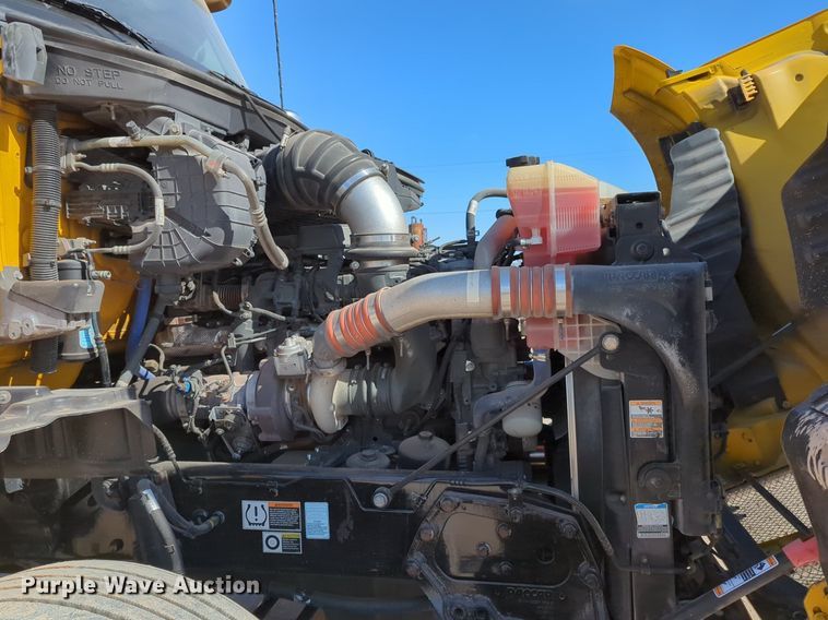 image for item NZ9285 2020 Kenworth T680 semi truck