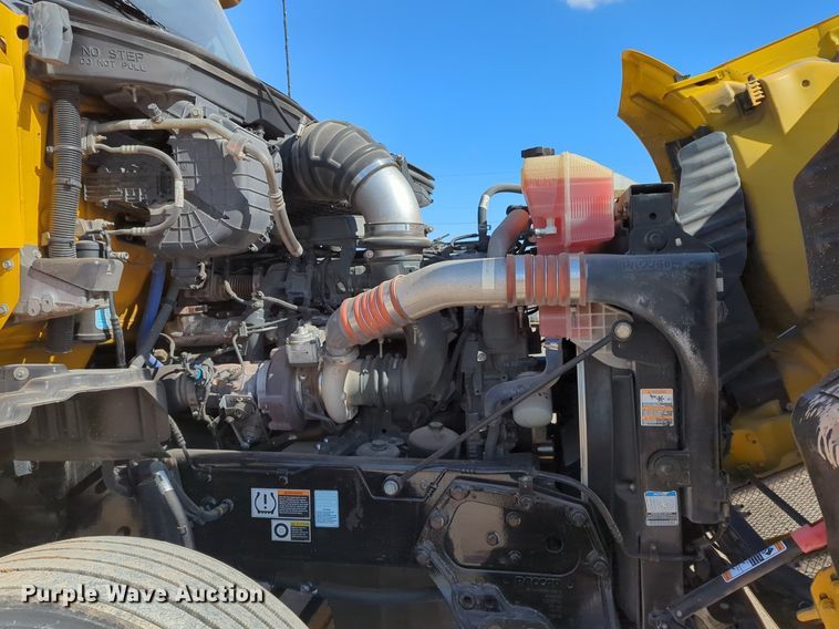 image for item NZ9285 2020 Kenworth T680 semi truck