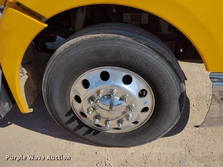 image for item NZ9285 2020 Kenworth T680 semi truck