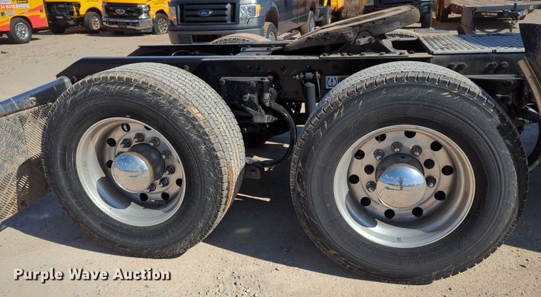 image for item NZ9285 2020 Kenworth T680 semi truck