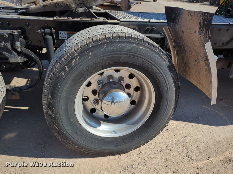 image for item NZ9285 2020 Kenworth T680 semi truck