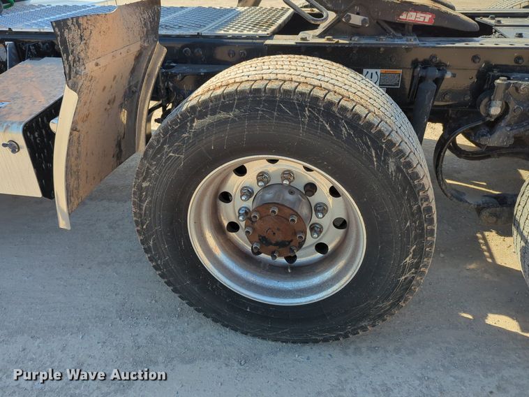 image for item NZ9285 2020 Kenworth T680 semi truck