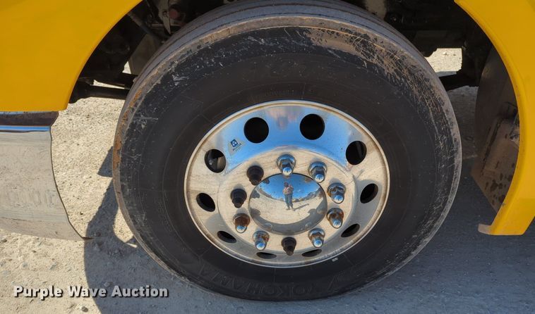 image for item NZ9285 2020 Kenworth T680 semi truck