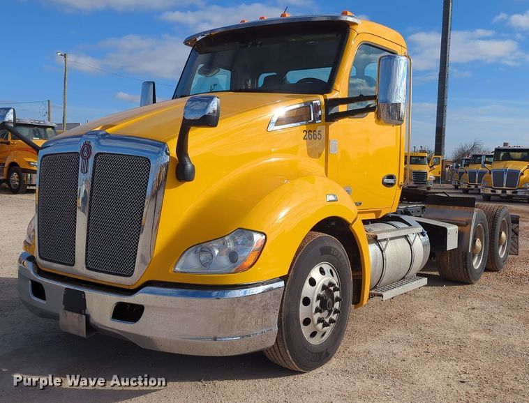 image for item NZ9288 2020 Kenworth T680 semi truck