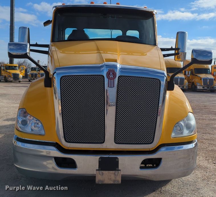 image for item NZ9288 2020 Kenworth T680 semi truck