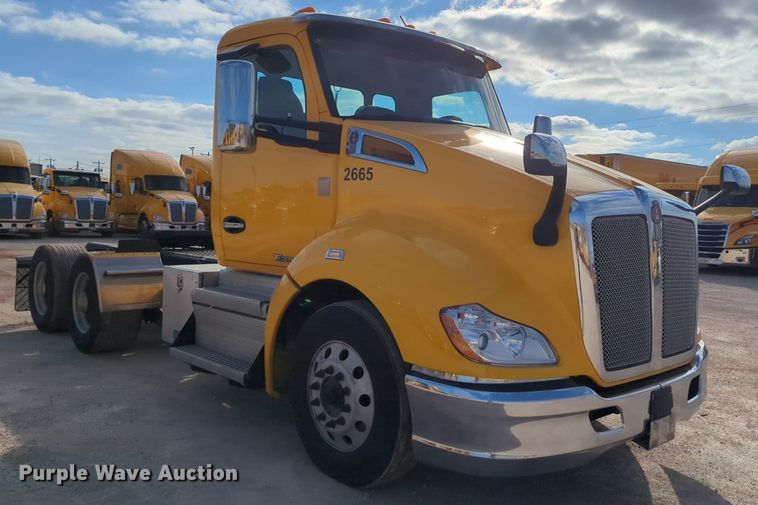 image for item NZ9288 2020 Kenworth T680 semi truck