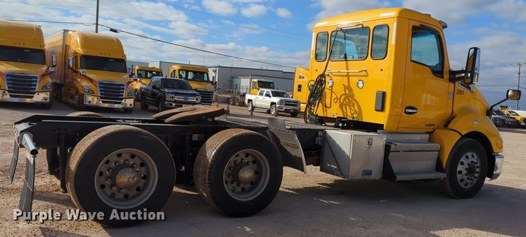 image for item NZ9288 2020 Kenworth T680 semi truck