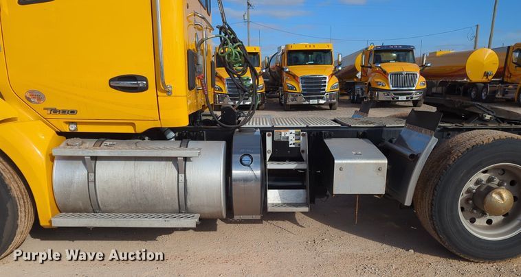 image for item NZ9288 2020 Kenworth T680 semi truck