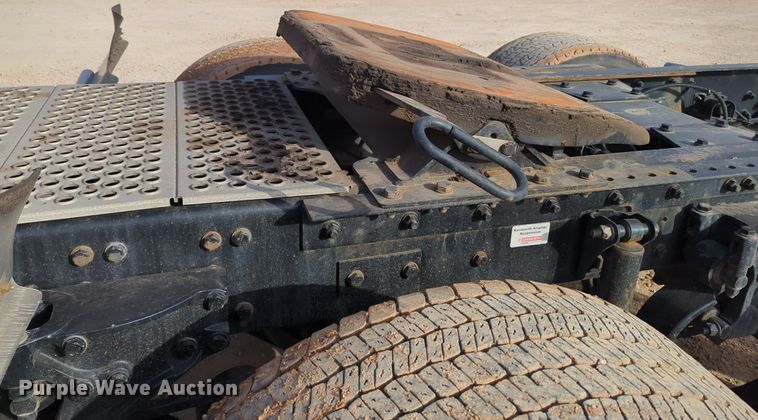 image for item NZ9288 2020 Kenworth T680 semi truck