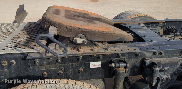 image for item NZ9288 2020 Kenworth T680 semi truck