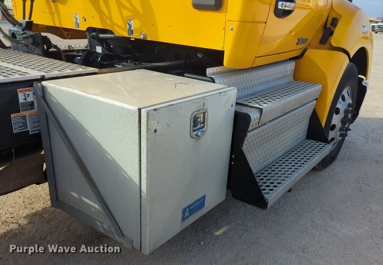 image for item NZ9288 2020 Kenworth T680 semi truck