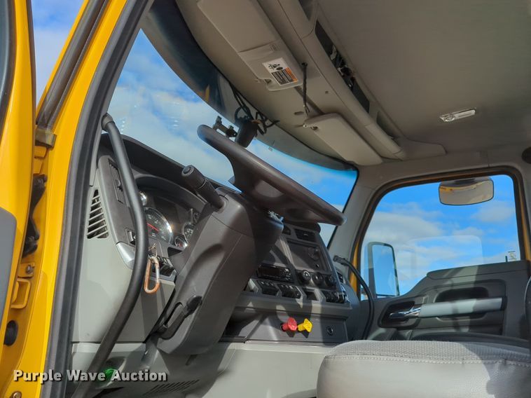 image for item NZ9288 2020 Kenworth T680 semi truck