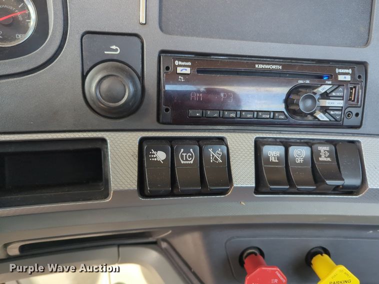 image for item NZ9288 2020 Kenworth T680 semi truck