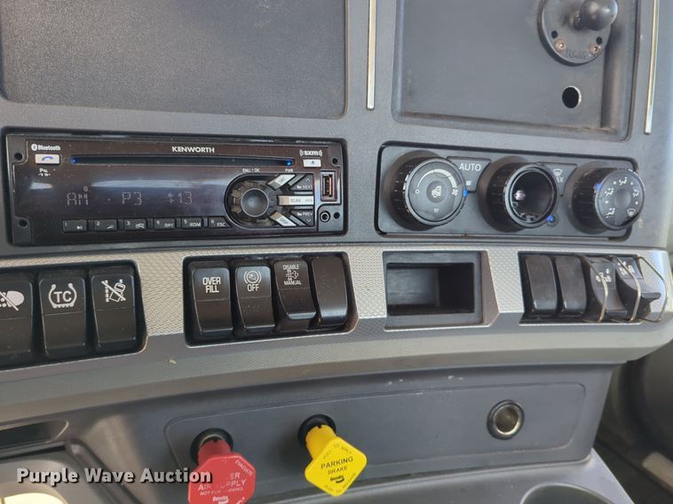 image for item NZ9288 2020 Kenworth T680 semi truck