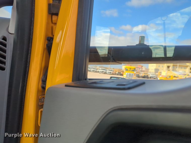 image for item NZ9288 2020 Kenworth T680 semi truck